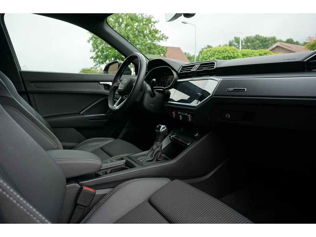 Audi Q3 Sportback 45 TFSIe S-Line Black Ed. Trekhaak|Camera|Keyless|LED 53975114-62.jpg | SVENS AUTO'S